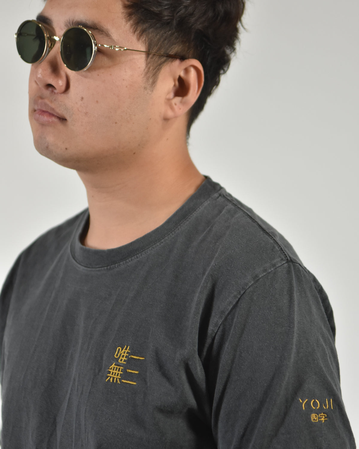 唯一無二 the one and only shirt, worn by a model